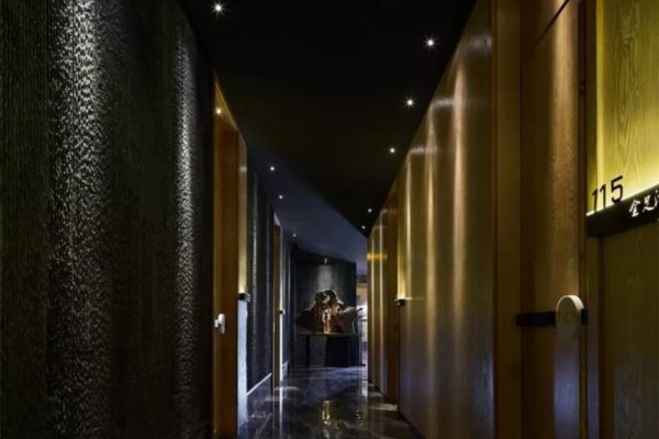 成都美食打卡，桑拿蒸鸡养生又美味(成都蒸桑拿的地方)