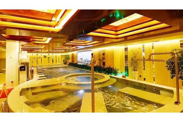 悠然眉山湖，一壶茶香度时光