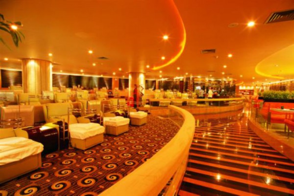 老成都休闲茶馆，体验地道养生文化(成都特色老茶馆)